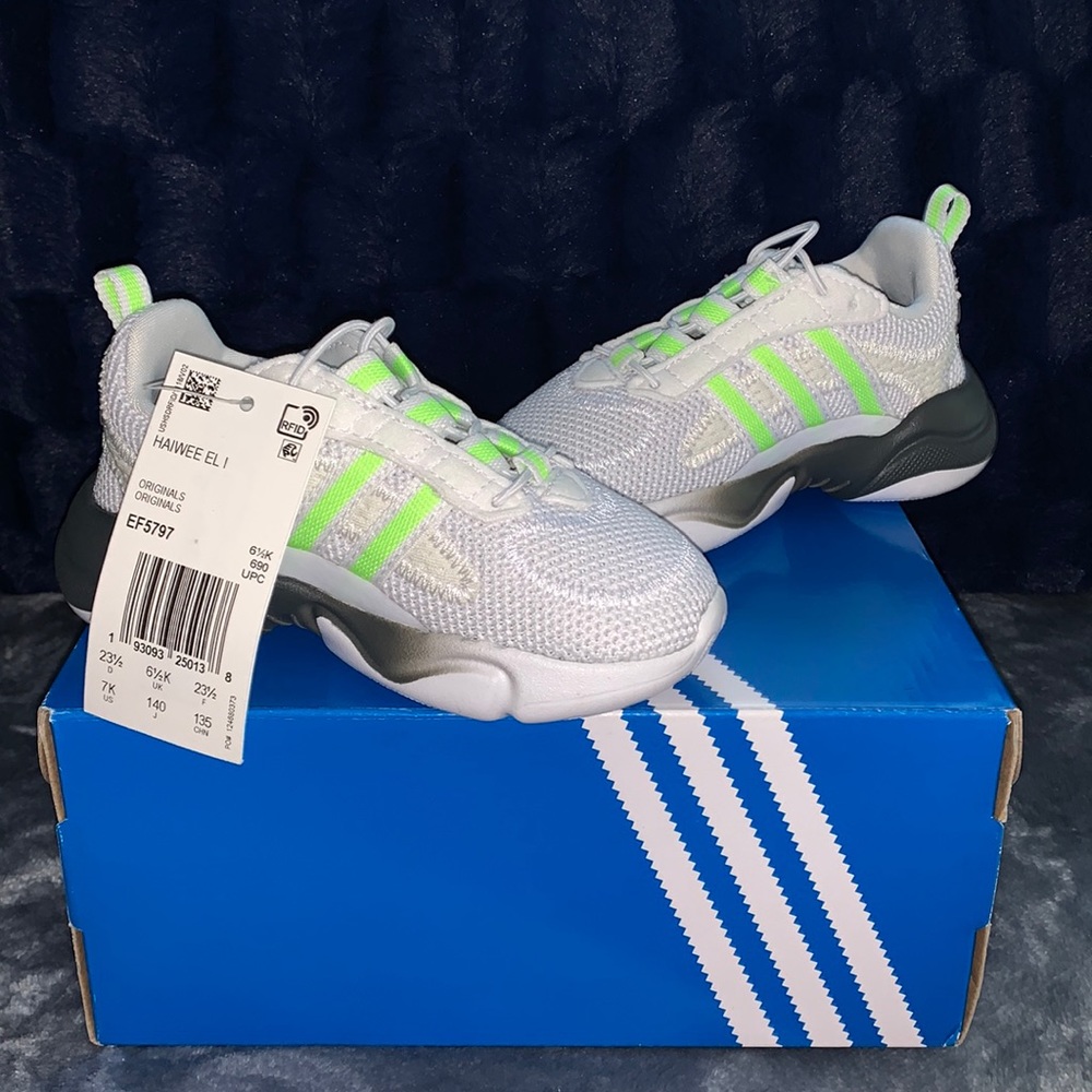 Adidas Shoes for Boy Size 7 - Picture 3 of 7